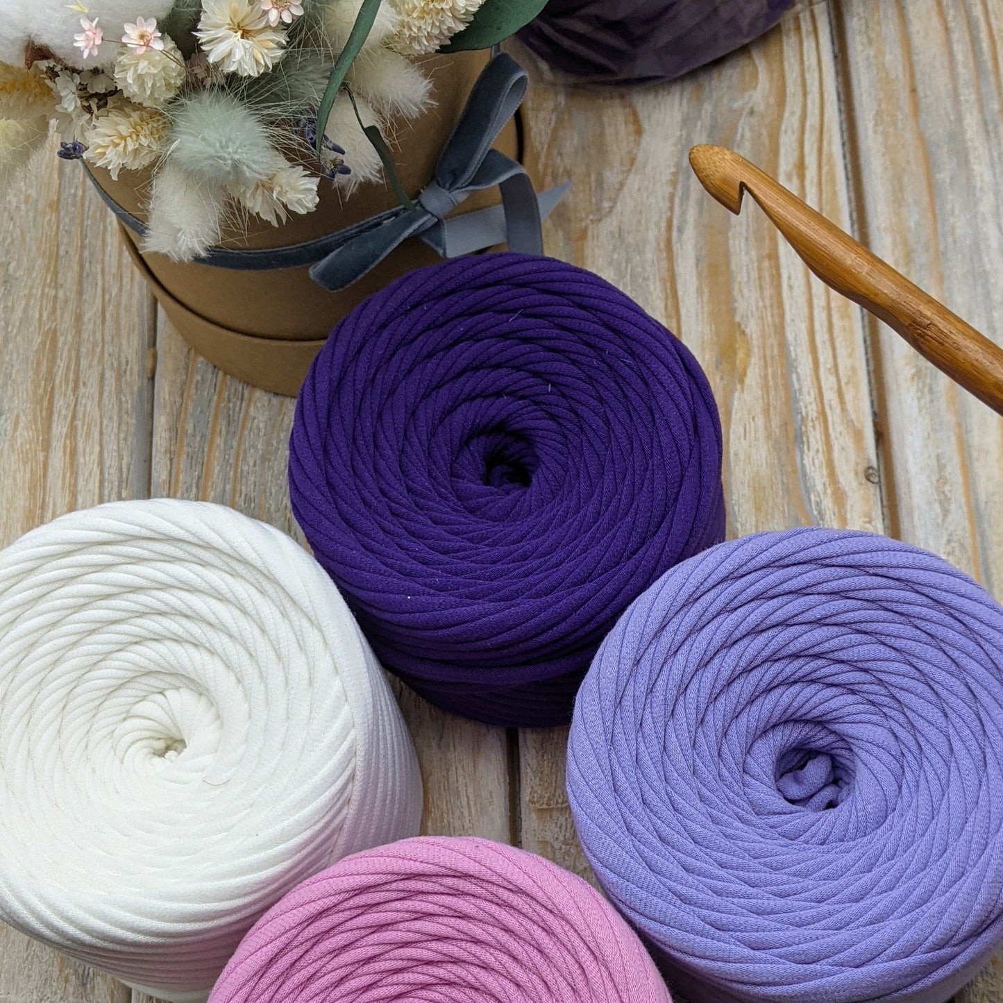 T-shirt yarn, Medium 7-9 mm, Violet