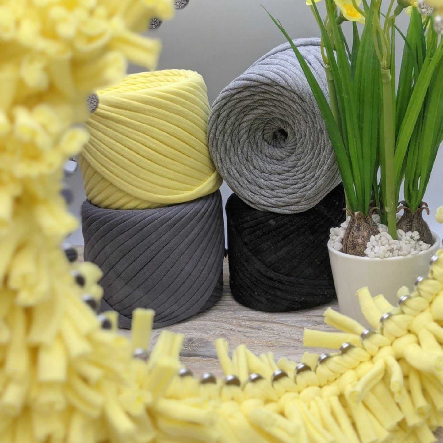 T-shirt yarn, Micro 3-5 mm, Lemon