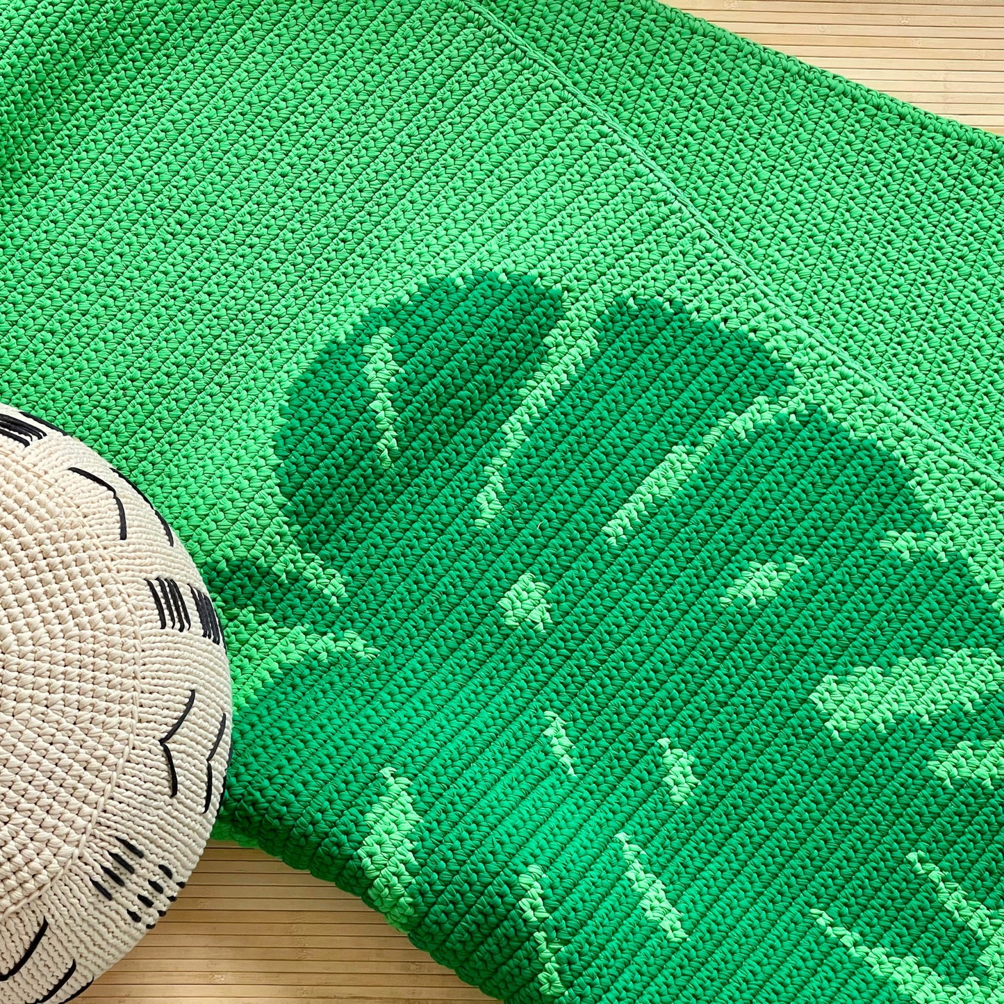 T-shirt yarn, Medium 7-9 mm, Green Apple