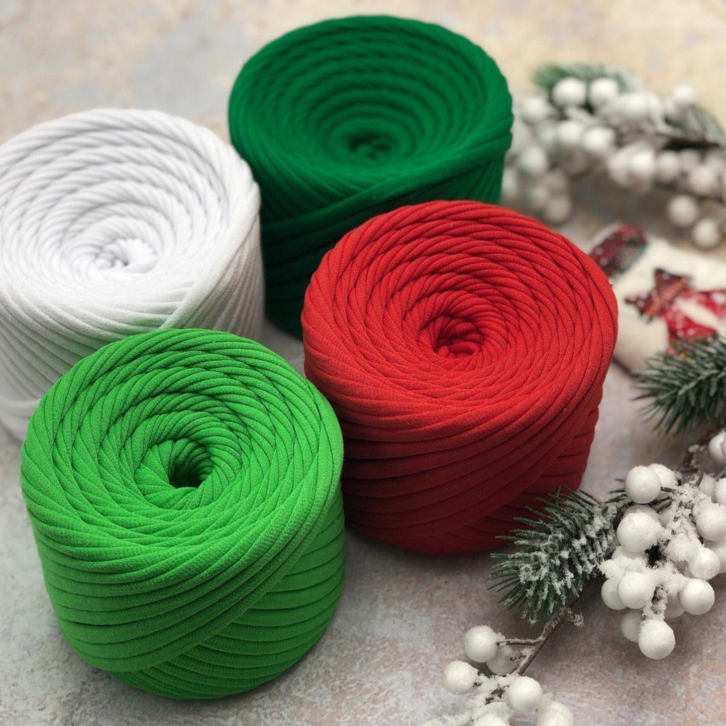 T-shirt yarn, Medium 7-9 mm, Green Apple